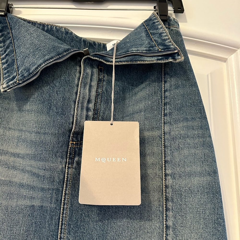 Alexander McQueen
Foldover-Waist Midi Denim Skirt - Picture 8 of 13